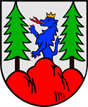 Wappen der Gemeinde Windhaag bei Freistadt mit zwei grünen Bäumen die auf einem roten Berg stehen, das blaue feuerspeiende Wappentier in der Mitte trägt eine goldene Krone